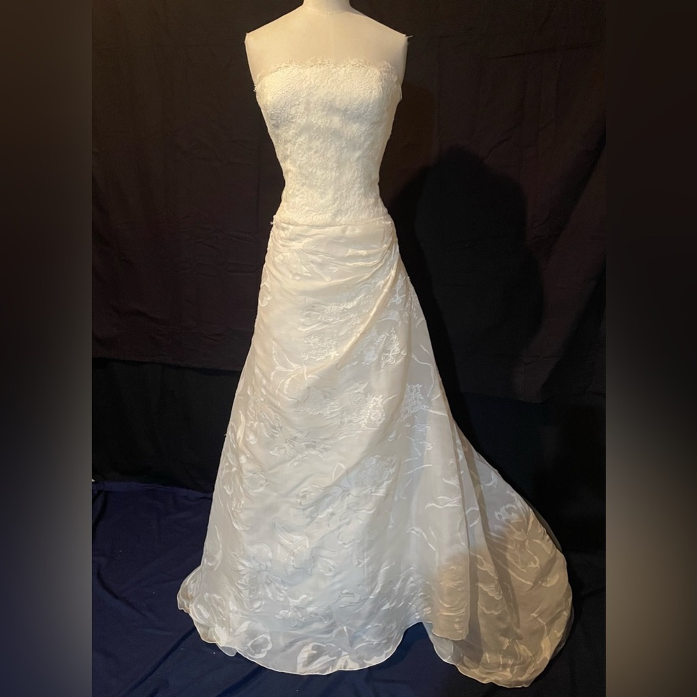 Wedding Dress 10 Pronovias Strapless Ivory Lace Silk Gown Long Train NEW…